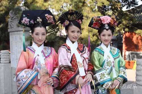 Cuối cùng là phẩm chất đạo đức và tài năng học vấn. Nói cho cùng, cái gọi là phi tử cũng chỉ là ám chỉ những người có thể lấy lòng Hoàng đế. Và muốn lấy lòng Hoàng đế thì ít nhất cũng phải có tài hoa.