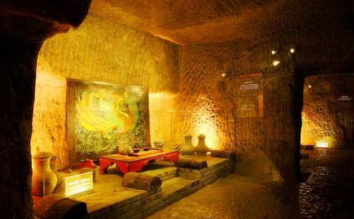 Thực ra, đây không phải là lần đầu tiên Quy Sơn phát hiện ra mộ cổ. Có một ngôi mộ được gọi là "Đệ nhất cổ mộ" – Quy Sơn Hán mộ, diện tích của ngôi mộ lên tới hơn 700 m2, gần như chiếm trọn cả ngọn núi Quy Sơn.