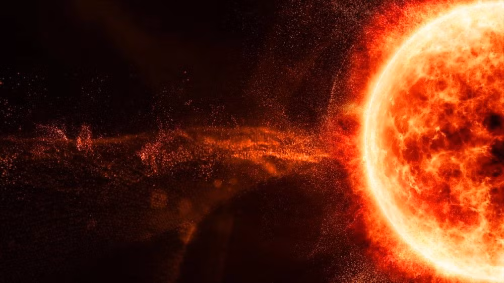 Trước đó, NOAA xác nhận Mặt Trời đã phun ra một ngọn lửa cấp X2.2, tức thuộc loại mạnh nhất vào lúc 2 giờ 38 phút rạng sáng 18/2 (giờ Việt Nam), đạt cực đại trong 48 phút sau đó.