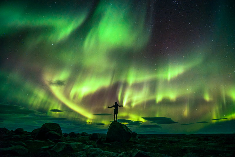 Vì vậy tối 20/2, bầu trời phương Bắc của Trái Đất sẽ "bùng cháy" trong cực quang do thủ phạm là một quả cầu lửa hạng nặng.