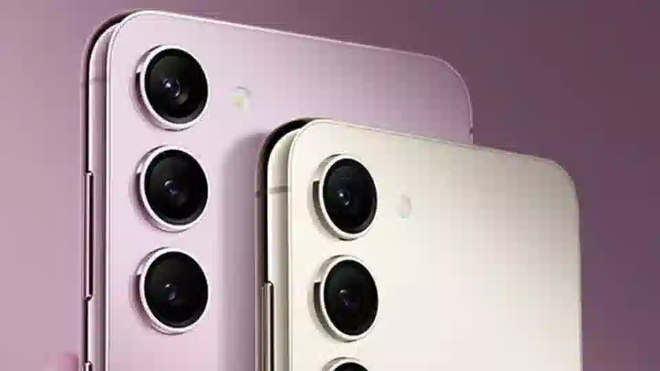 5. Dung lượng lưu trữ cơ bản ở mức 256GB: Hãy nhìn vào thông số kỹ thuật của Galaxy S23 Plus hoặc Galaxy S23 Ultra, bạn sẽ thấy các phiên bản với mức giá lần lượt là 999 USD và 1.199 USD của hai mẫu này đều có dung lượng lưu trữ 256GB.