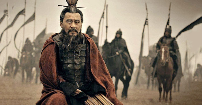 Năm 192, quân Khăn Vàng tấn công Duyện Châu. Tào Tháo cùng Bào Tín hợp binh đánh bại đội quân này.