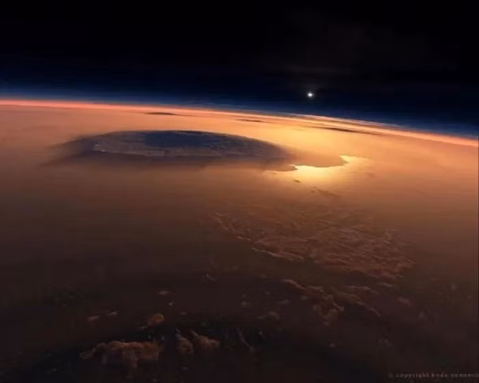 Ngon nui lua lon nhat He Mat Troi dang o dau?