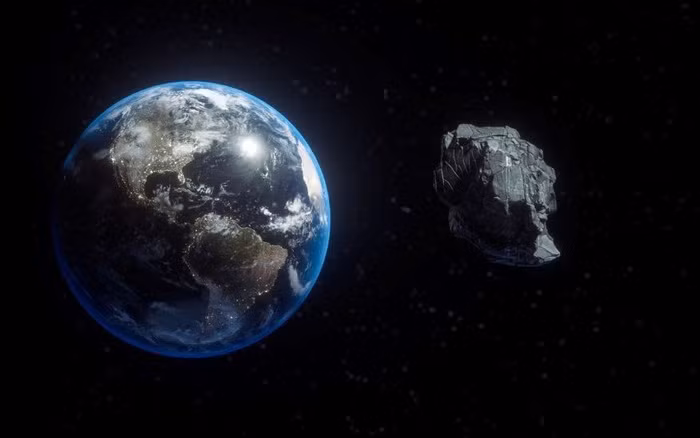 Các nhà khoa học đánh giá 1,2 % khả năng mặt trăng mini này sẽ đâm vào Trái đất trong khoảng thời gian từ 2075 đến 2122, nhưng sẽ không gây ra thiệt hại rộng rãi - dù nó có thể gây nổ giống như vụ thiên thạch ở Chelyabinsk, Nga.