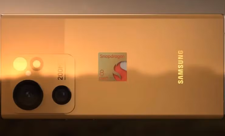 Theo đó, Samsung sẽ trang bị riêng cho Galaxy S24 chip Snapdragon 8 Gen 3, một "vũ khí bí mật" giúp vượt mặt iPhone 15 Pro từ đối thủ Apple.