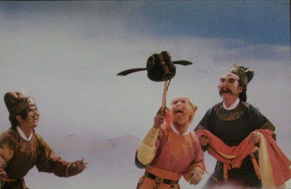 Khi ở Địa Phủ Tôn Ngộ Không đã được 342 tuổi, sau đó làm nửa tháng Bật Mã Ôn (phụ trách trông coi ngựa) trên thiên đình.