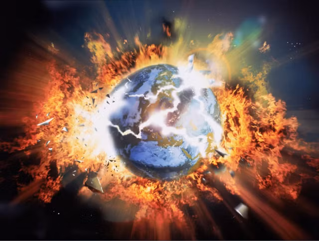 Trong cuốn sách Khải Huyền có nhiều lời tiên tri nói về “ngày tàn” của thế giới, về cuộc “phán xét chung”, về Thiên Chúa và sự sống lại của Ngài… Khải Huyền được đánh giá là cuốn Thiên thư vĩ đại chứa đựng nhiều bí mật, huyền cơ mà chưa một ai trong lịch sử có thể khai thác, lý giải được cách trọn vẹn.