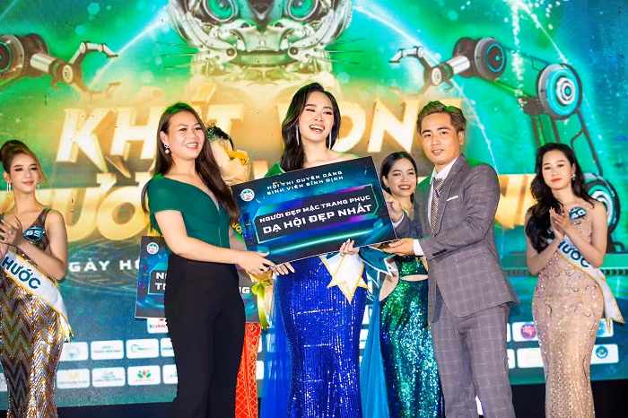 Chung ket Cuoc thi Duyen dang Sinh vien Binh Dinh 2023: Hap dan-Hinh-5