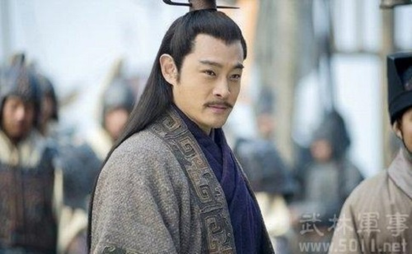 3. Chu Du (175-210), tự Công Cẩn, đương thời gọi là Chu Lang, là danh tướng và khai quốc công thần của nước Đông Ngô thời Tam Quốc.