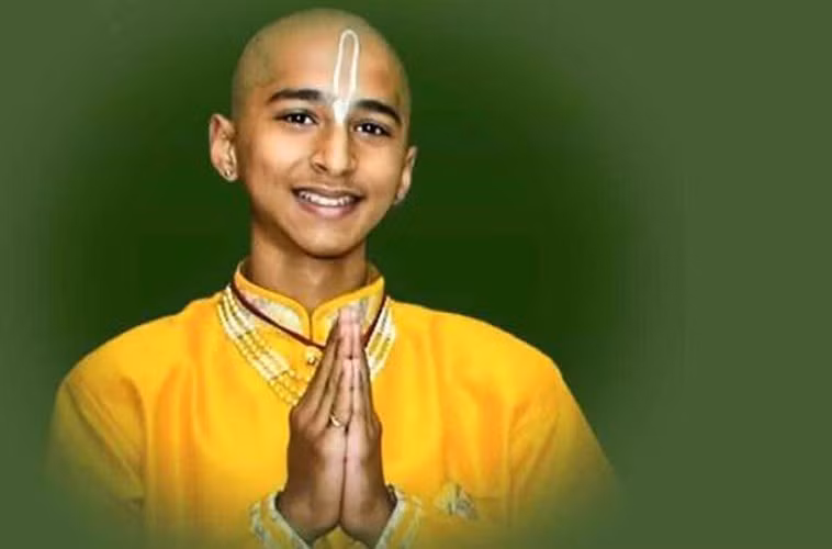 Thần đồng tiên tri Ấn Độ Abhigya Anand sinh năm 2006 ở Ấn Độ, được biết đến như một thần đồng với trí thông minh hơn người. Câu được coi là một trong những nhà tiên tri nổi tiếng và trẻ tuổi nhất hiện nay. Nhờ khả năng chiêm tinh của mình, Abhigya Anand đã đưa ra nhiều dự đoán về các sự kiện trong tương lai và rất nhiều lời tiên tri đã trở thành sự thật, khiến tất cả mọi người sửng sốt.