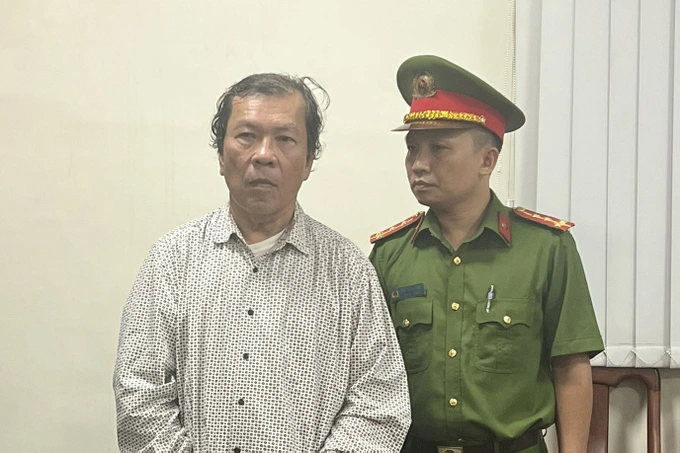 Cong an TPHCM noi ly do bat luat su Han Ni, Dang Anh Quan va Tran Van Sy-Hinh-2