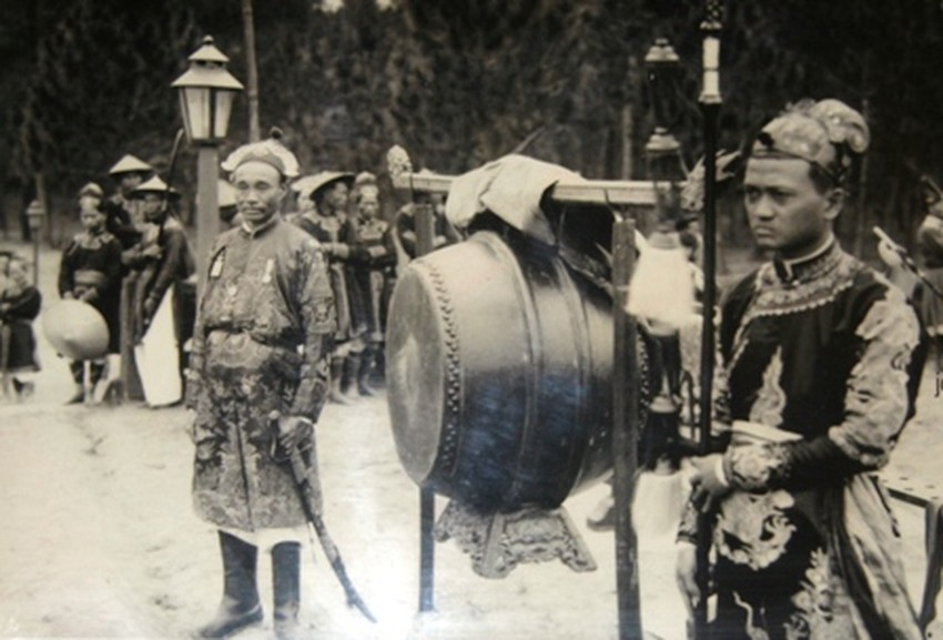 Quan và lính triều Nguyễn.