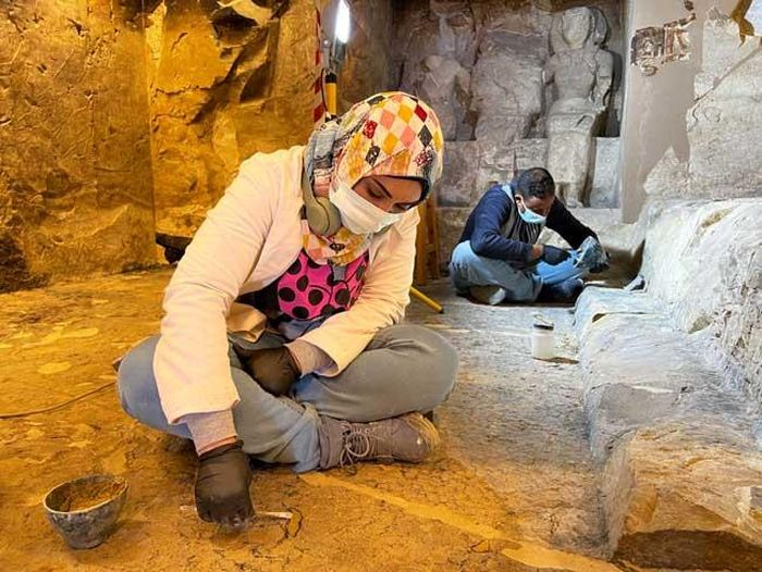 Tang lễ hoàng gia là nơi thể hiện sự giàu có đặc biệt với người quá cố, không giới hạn ở việc cung cấp thực phẩm và vật dụng hàng ngày cần thiết cho cuộc sống của người chết sau này.