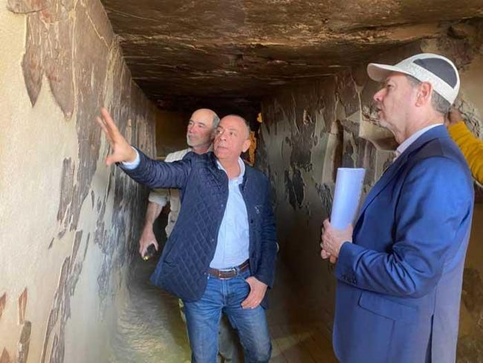 Tham dự buổi lễ mở cửa cho công chúng tham quan hai lăng mộ nói trên ngày 11/2 có Tổng thư ký SCA Mostafa Waziri, Đại sứ Tây Ban Nha tại Ai Cập Álvaro Iranzo và Chủ tịch CSIC, bà Eloísa del Pino.