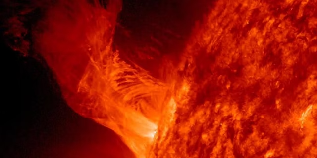 Do khoảng cách 31 năm ánh sáng, Wolf 1069 b là ngoại hành tinh lớn cỡ Trái Đất gần thứ 6, sau Proxima Centauri b, GJ 1061 d, Teegarden's Star c, và GJ 1002 b and c. Mô hình mô phỏng khí hậu toàn cầu cho thấy Wolf 1069 b nằm trong nhóm nhỏ ngoại hành tinh được xem như mục tiêu tiềm năng để tìm dấu vết hóa học của sự sống.