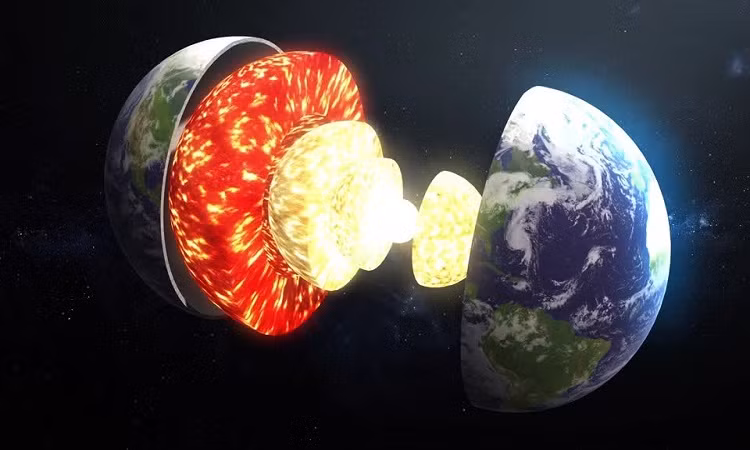 Đường kính Trái đất khoảng 12.750km. Cấu trúc bên trong của hành tinh xanh bao gồm bốn lớp: lớp vỏ đá bên ngoài, sau đó là lớp phủ đá, lõi bên ngoài làm bằng magma và lõi bên trong rắn chắc.