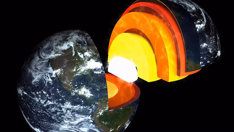 Trước đây, cấu trúc bên trong Trái Đất vốn dĩ được xác định bao gồm một loạt các lớp đồng tâm, kéo dài từ phần vỏ cho đến lõi.