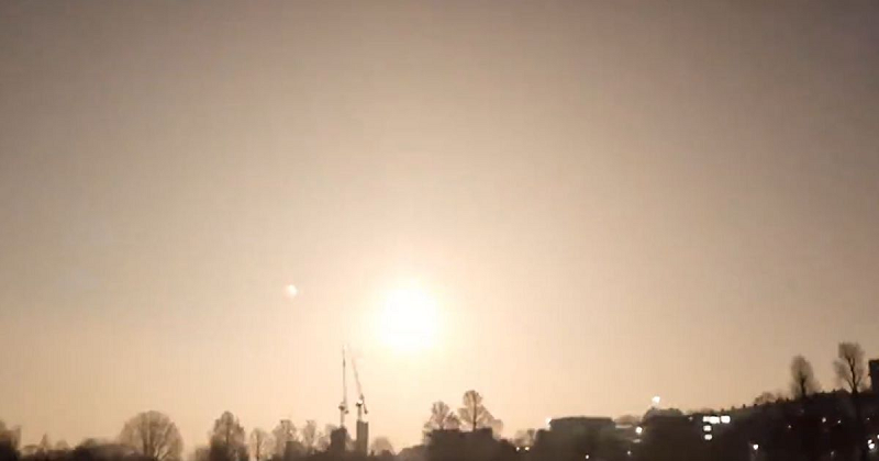 Theo những người này, kính viễn vọng của dự án Catalina đã ghi lại được hình ảnh của thiên thạch. Sau 4 lần quan sát trong khoảng 30 phút, thông tin về thiên thạch được chuyển đến Trung tâm Tiểu hành tinh.