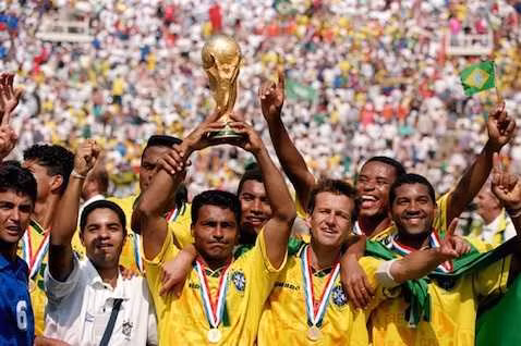 Sự thật thì cho tới vòng bán kết, có 2 đội thỏa mãn điều kiện mà nhà tiên tri Vanga nêu ra, đó là Brazil và Bulgaria.