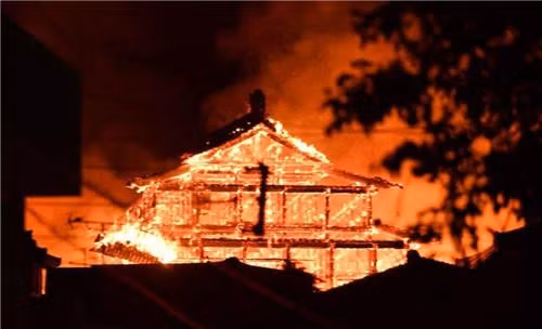 Sở dĩ chiếc giếng cổ này nổi tiếng vì tại đây có một số câu chuyện kỳ lạ khiến người ta ghê sợ.