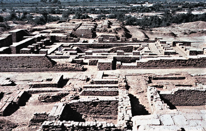 4. Mohenjo-daro (Vùng đất của người chết), ở Pakistan: Bí mật về sự sụp đổ của thành phố này đã khiến các chuyên gia rối não trong nhiều thập kỷ.