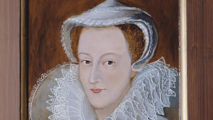 Chính phủ Anh đã biết về các hoạt động bí mật của cô ấy, và đến lượt Walsingham theo dõi Mary trong thời gian cô ấy bị giam cầm. Anh ta có thể lấy được một số bức thư của cô ấy thông qua một điệp viên bên trong đại sứ quán Pháp - đó là lý do tại sao một số trong số 57 bức thư bí ẩn được giải mã bởi nhóm cũng có thể được tìm thấy trong kho lưu trữ của Anh.