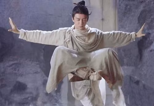 Ông cũng là người yêu thích đạo thuật và có học vấn uyên thâm hơn người, được vua Tống Huy Tông ủy thác phụ trách việc khắc in bộ Chính Hòa vạn thọ Đạo tạng trong 8 năm. Sau khi qua đời, ông được truy tặng hàm vị Thái phó.