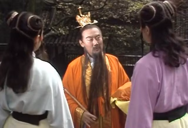 Phát hiện 4 thầy trò Đường Tăng trốn sau khi đánh đổ cây nhân sâm quý, Trấn Nguyên Tử cưỡi mây lành đuổi theo, đằng vân một cái đi được một vạn dặm, trong khi thầy trò bốn người đi cả một ngày một đêm vẫn chưa được 100 dặm, Trấn Nguyên đại tiên lại phải đi vòng lại 9.000 dặm, đáp mây xuống bắt giữ 4 thầy trò đến 2 lần liền.