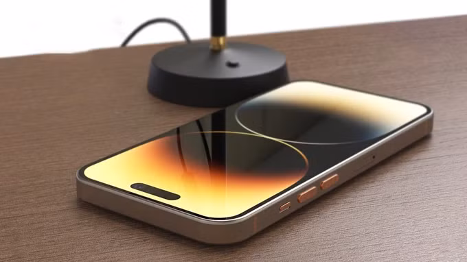 Trong cuộc họp với cổ đông của Apple vào tuần trước, CEO Tim Cook đã không loại trừ khả năng Apple có thể sẽ tăng giá iPhone trong tương lai. Ông nhấn mạnh rằng khách hàng có thể muốn trả nhiều tiền hơn để có được sản phẩm tốt hơn.