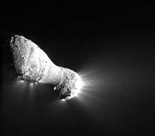 Theo các nhà khoa học, hiện có khoảng 30.000 tiểu hành tinh ở mọi kích cỡ - trong đó có hơn 850 tiểu hành tinh rộng hơn 1km - được đánh giá là tiềm ẩn nguy hiểm và gắn nhãn "Các vật thể gần Trái đất" (NEO). Tuy nhiên, không có tiểu hành tinh nào đe dọa Trái đất trong 100 năm tới. Ông Sheppard cho rằng "có thể vẫn còn 20 đến 50 NEO chưa được phát hiện" và hầu hết trong số chúng đều nằm trong vùng ánh sáng chói của Mặt trời.