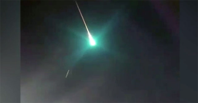 TUA tuyên bố rằng một thiên thạch phát ra ánh sáng xanh đã được hiển thị tại nhiều điểm ở Thổ Nhĩ Kỳ. Các thiên thể này có thể được quan sát với nhiều màu sắc khác nhau trong khí quyển do cấu trúc hóa học của chúng.