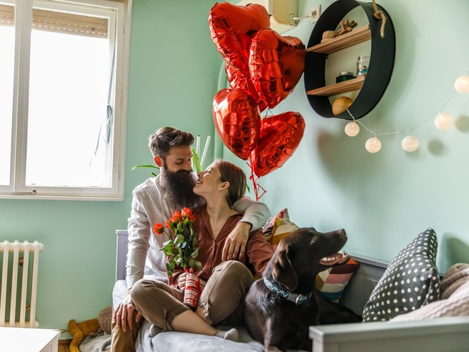 Dẫu vậy, theo Cher Gopman, huấn luyện viên hẹn hò và người sáng lập NYC Wingwoman, người dùng nên thận trọng khi sử dụng AI để hỗ trợ hẹn hò. "Bạn phải đảm bảo những gì đã thể hiện trên mang đến cảm giác gần gũi cho đối phương", Gopman nói.