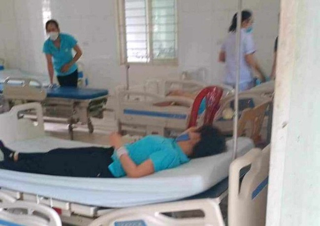 Hang chuc cong nhan o Nghe An nhap vien cap cuu nghi ngo doc