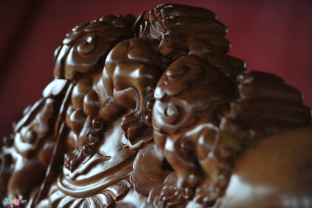 Theo anh Đệ, chủ bộ bàn ghế, đây cũng là điểm đặc biệt trong cách làm, thay vì dùng keo hoặc đinh vít để ghép nối các chi tiết như thông thường.