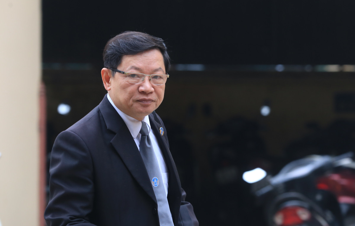 Diem bat thuong vu be lop 1 bi bo quen tren xe truong Gateway tu vong