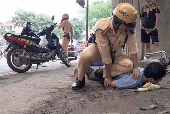 2 nam qua, 29 canh sat giao thong thuong vong khi lam nhiem vu