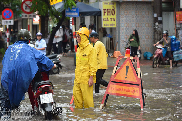 Du bao thoi tiet 3/8: Mien Bac mua to gio lon, nguy co ngap lut