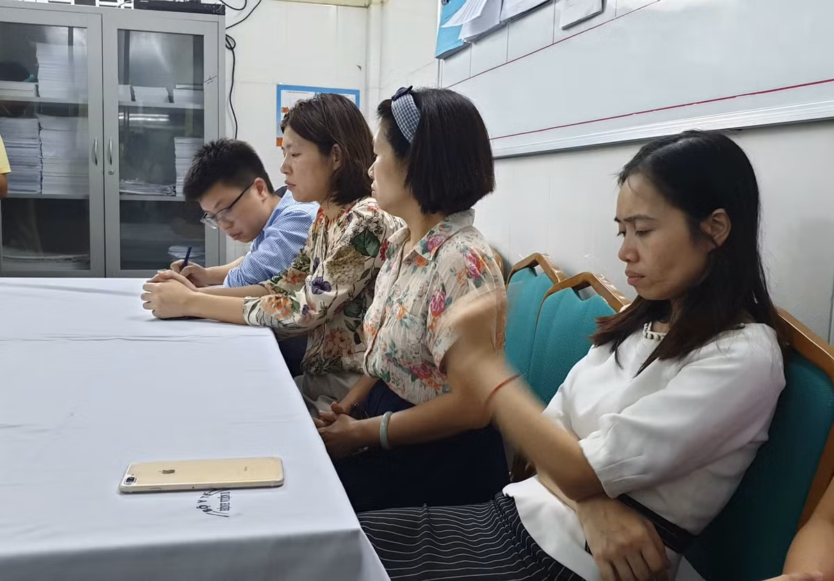 Canh tuong truong GateWay tac trach khien hoc sinh tu vong vi bi bo quen tren o to