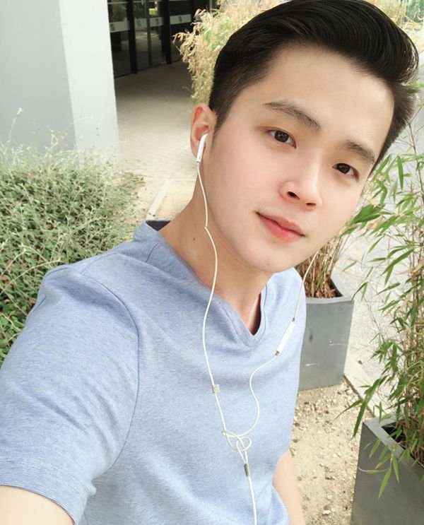 Sở hữu vẻ ngoài cực kỳ điển trai, Quốc Huy nhanh chóng trở thành một trong những chàng trai khiến bao cô gái mê mẩn.