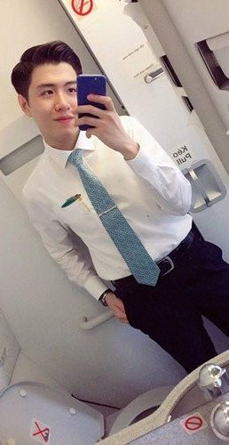 Hải Cường tỏ ra khá bất ngờ khi bỗng nhiên nhận được sự quan tâm của mọi người, đặc biệt khi có nhiều bạn nữ xin kết bạn và làm quen. Mặc dù vui khi được nhiều người biết đến nhưng chàng trai này cũng bày tỏ quan điểm: “Không muốn nổi tiếng rồi lắm tai tiếng. Mình là mình thôi không cần giống ai”