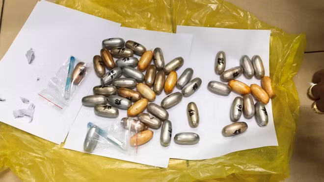 TP.HCM: Phat hien 1,6 kg ma tuy trong... bung hanh khach