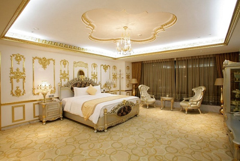 Phòng ngủ "xịn xò" của khách sạn dát vàng Grand Plaza bậc nhất Hà Nội.