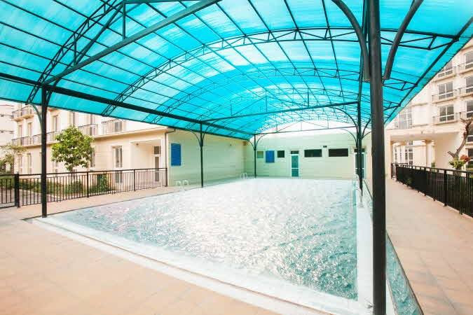 Hình ảnh bể bơi của trường Global được giới thiệu trên website nhà trường đẹp cách long lanh. Ảnh: GIS