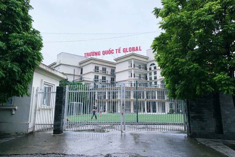 Trường Global được thành lập vào năm 2009, tổng mức đầu tư 30 triệu USD. Trường có hai khuôn viên dành cho khối phổ thông và mầm non, với tổng diện tích 40.000 m2.