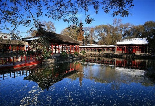 Khung cảnh trong Cung Vương Phủ được các du khách đánh giá là rất đẹp, khiến họ không khỏi ngỡ ngàng. Ảnh: Travelchinaguide