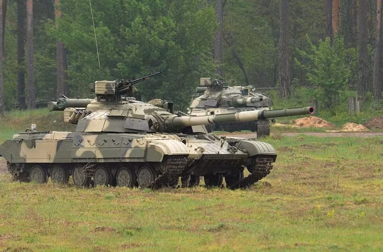 Lực lượng tăng - thiết giáp Vệ binh Quốc gia Ukraine (NGU) đang dần được hình thành. Theo đó, lực lượng xe tăng đã nhận chuyển giao 44 chiếc xe tăng chiến đấu chủ lực T-64BV. Loại tăng này được bọc giáp phản ứng nổ (ERA), trang bị pháo chính 125mm.