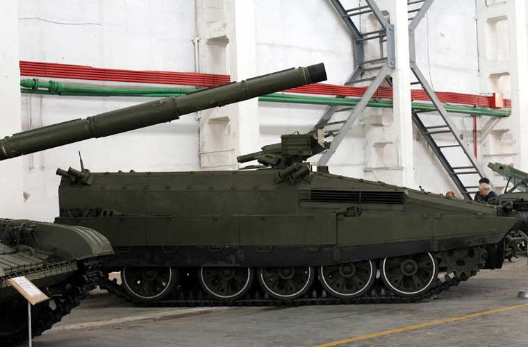 BMP-55 được phát triển từ khung thân xe tăng chiến đấu chủ lực T-55 với việc thay thế cấu trúc bên trong khoang thân, đưa động cơ lên đầu, khoang chở quân ra sau, gỡ bỏ tháp pháo 100mm. Phần thân xe thừa hưởng lớp giáp cũ của T-55 và có thể lắp thêm giáp phản ứng nổ khi cần. Theo các đánh giá, giáp hông BMP-55 có thể chống đạn B41, giáp trước chống được đạn xuyên 90mm; toàn thân xe chống chịu vụ nổ của 10kg TNT.