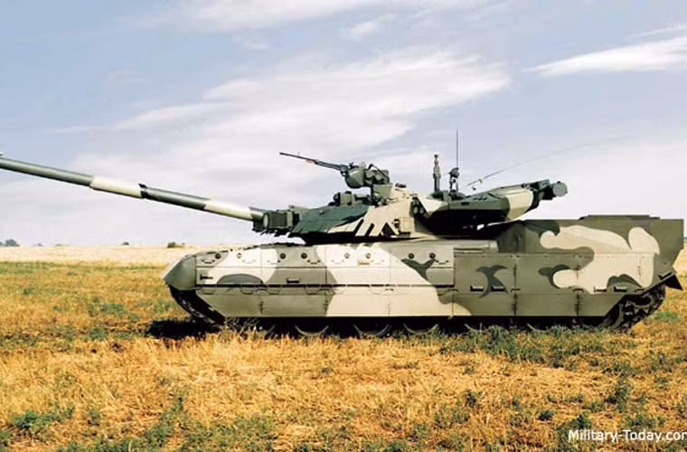 Morozov cũng thực hiện phát triển tương tự với dòng xe tăng T-84 để tạo xe mẫu xe chiến đấu bộ binh hạng nặng BTMP-84. Tất nhiên, nó cũng chịu chung số phận với BMT-72 khi mà ra đời cách đây hơn 10 năm nhưng tất cả chỉ dừng lại ở nguyên mẫu, không một quốc gia nào muốn mua loại xe chiến đấu như vậy.