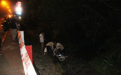 Vu lat ghe song Tac Vọ chòng nghèo cuu 3 mang nguoi-Hinh-2