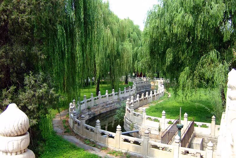 Một góc trong Ngự hoa viên.